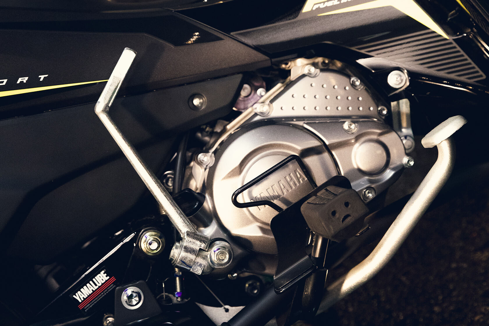 Detalle MT-09 asiento y tanque